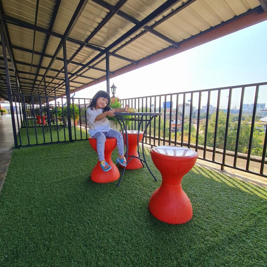 Le' Luxe Residence Udonthani Kültér fotó